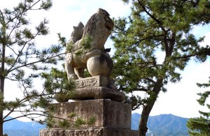 Lion sculpture