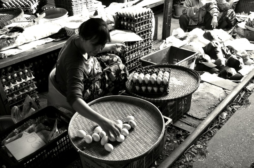 Maeklong Railway Market 