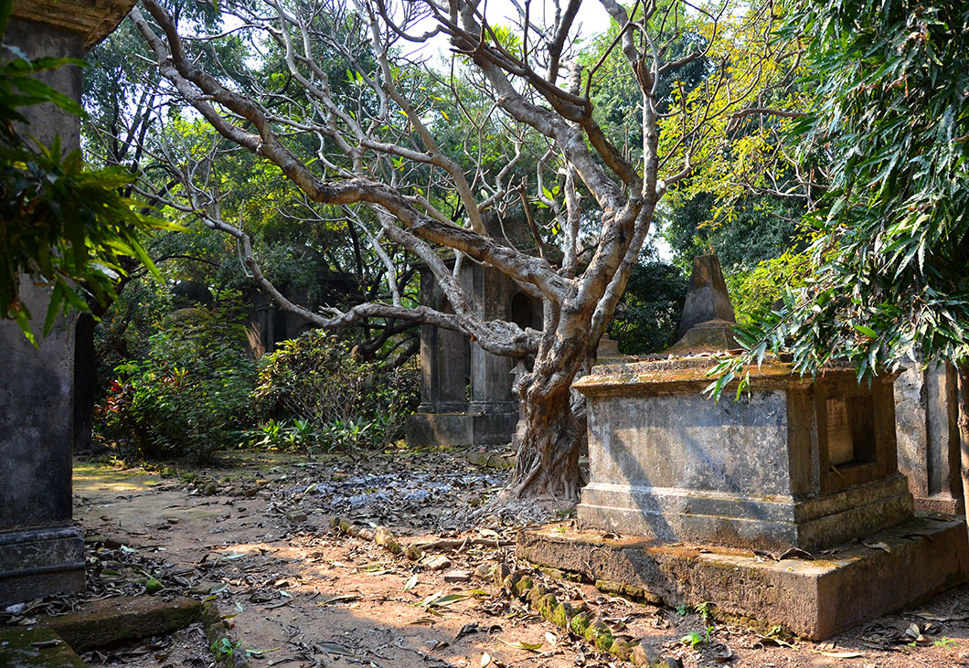 South Park Street Cemetery - Kolkata