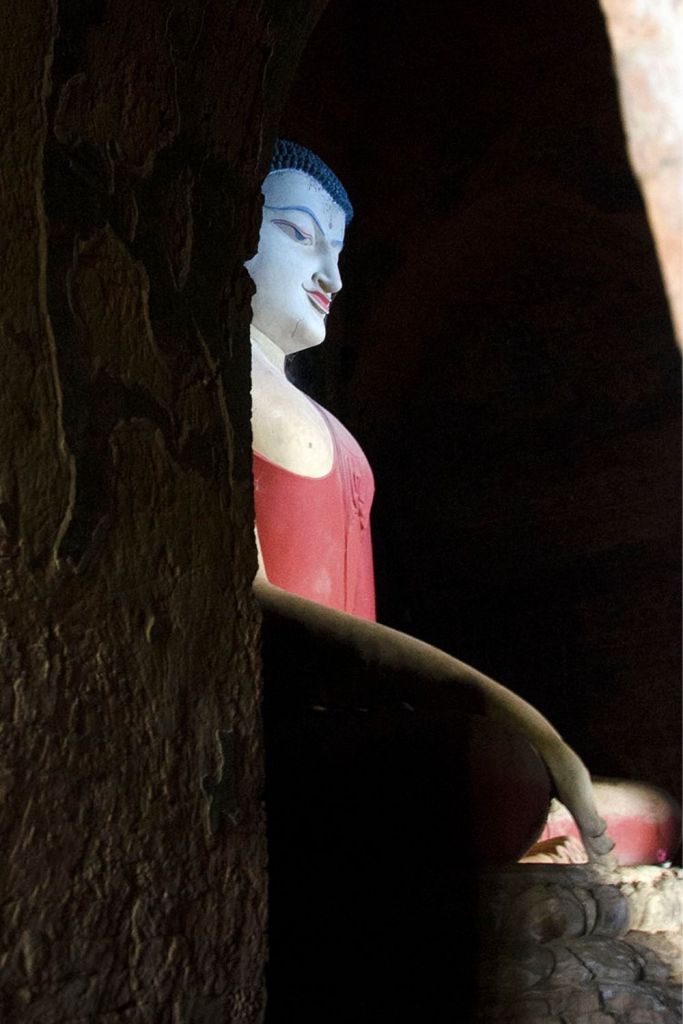 The exquisite Buddha in Pahtothamya Temple.