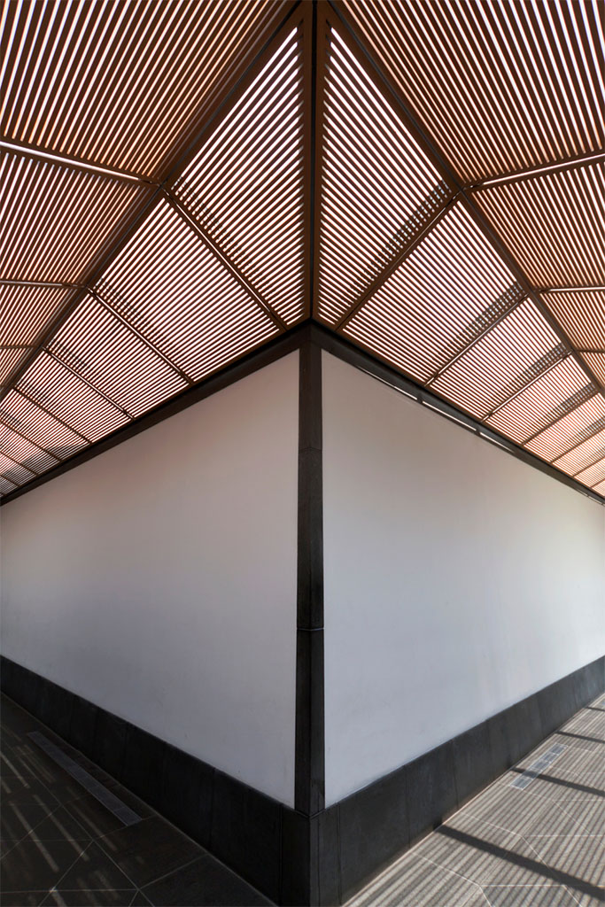 Wood & glass ceiling in the passage - Suzhou Museum